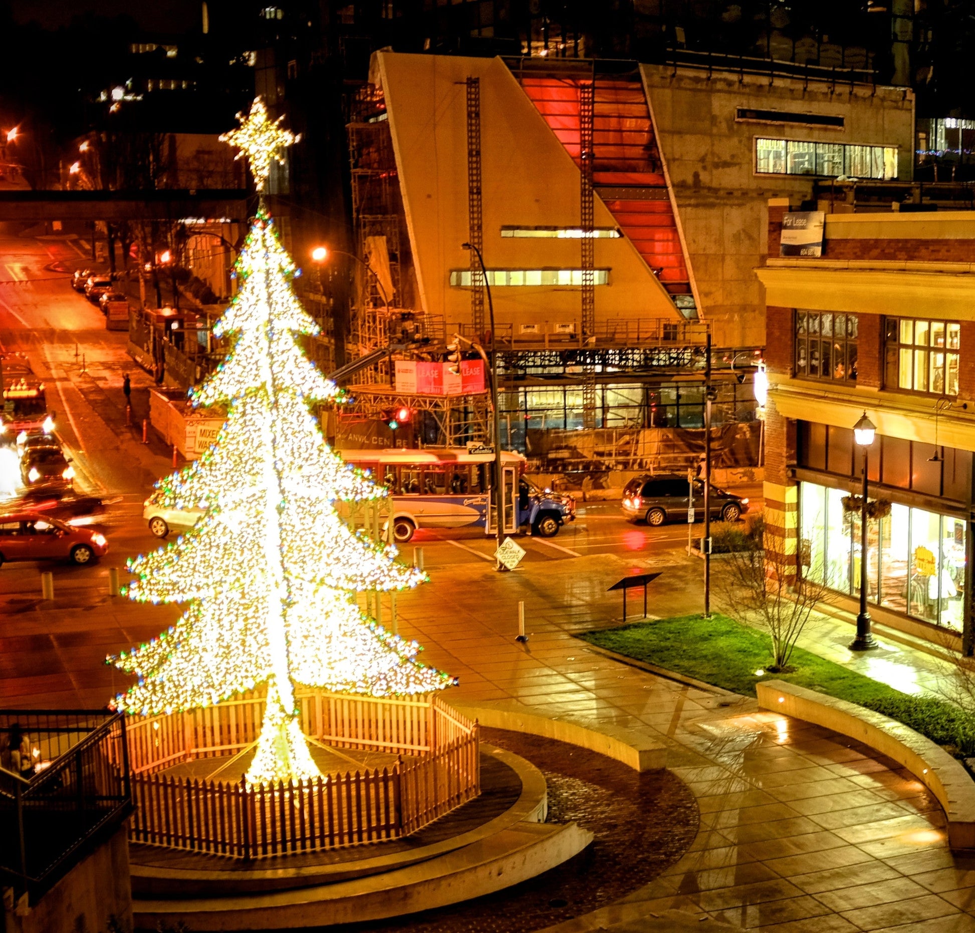 3D, Tree, LED, 6 sided, star, christmas, holiday, display, motif, commercial quality, custom, bulbs, decorating, shopping center, town center, giant tree decoration, life size