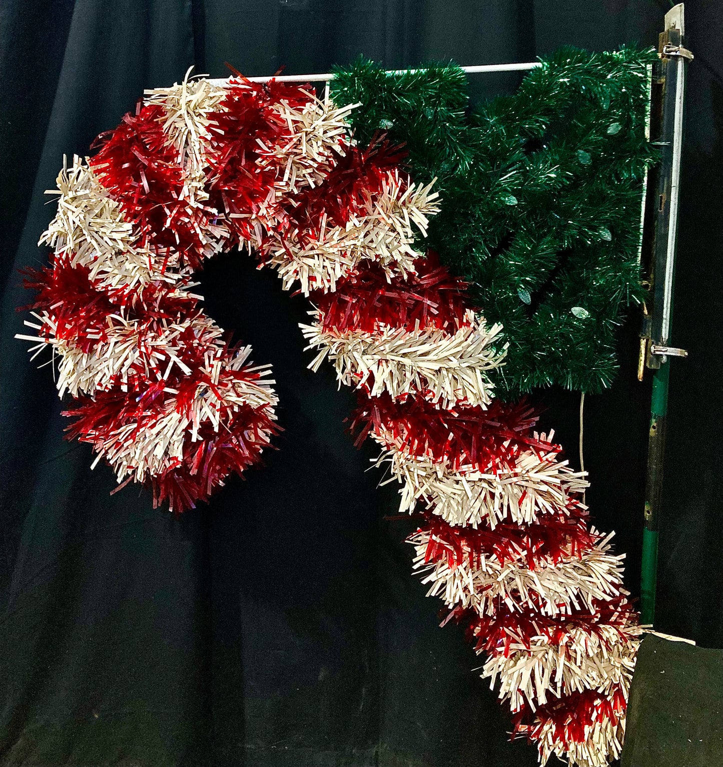 2D Steel Frame Candy Cane Pole Mount