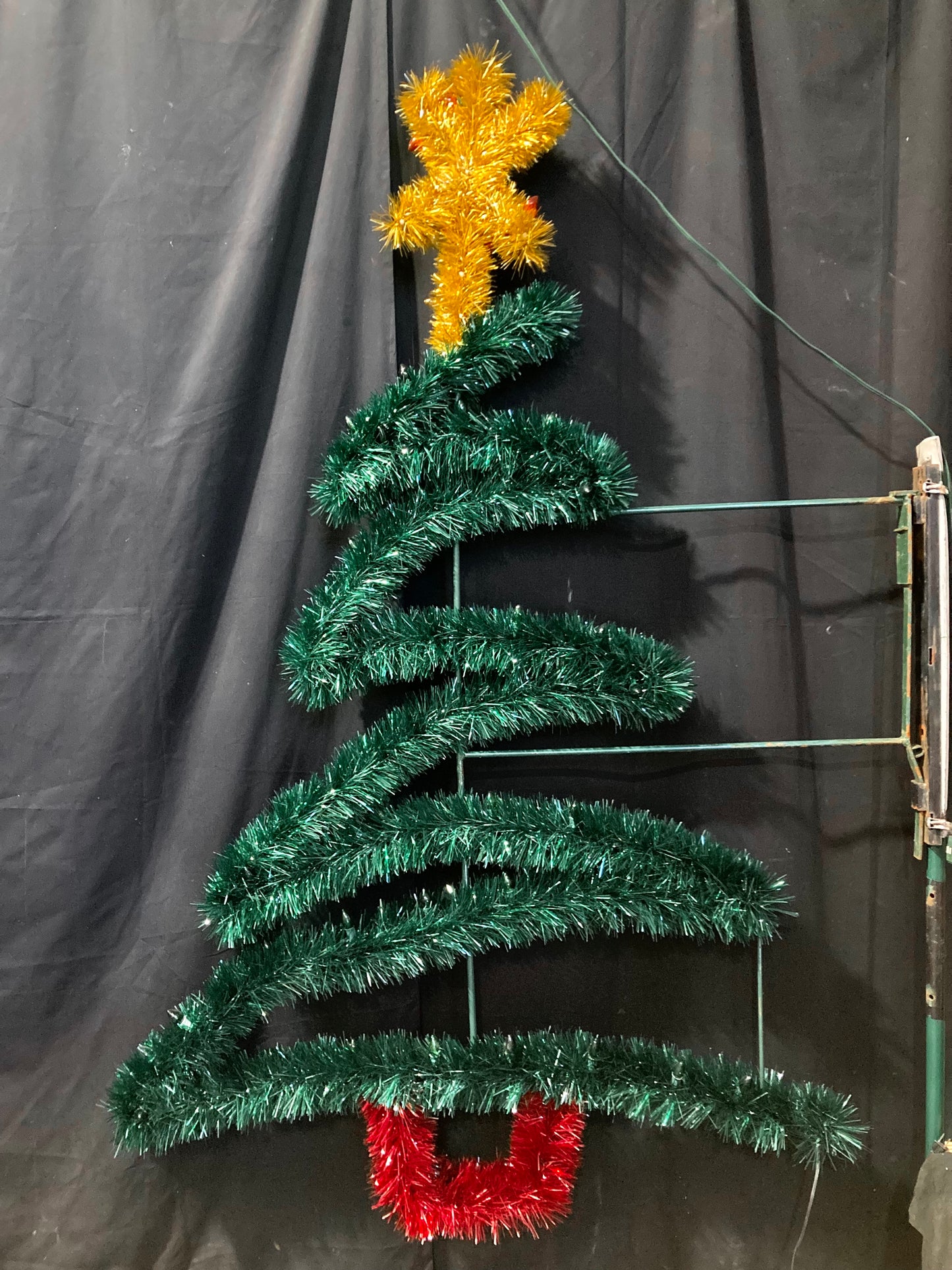 2D Steel Frame Christmas Tree Pole Mount