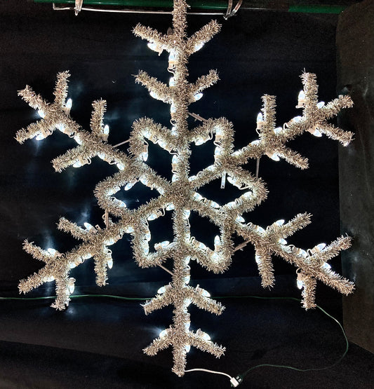 2D Aluminum Frame Hanging Snowflake With Garland Motif