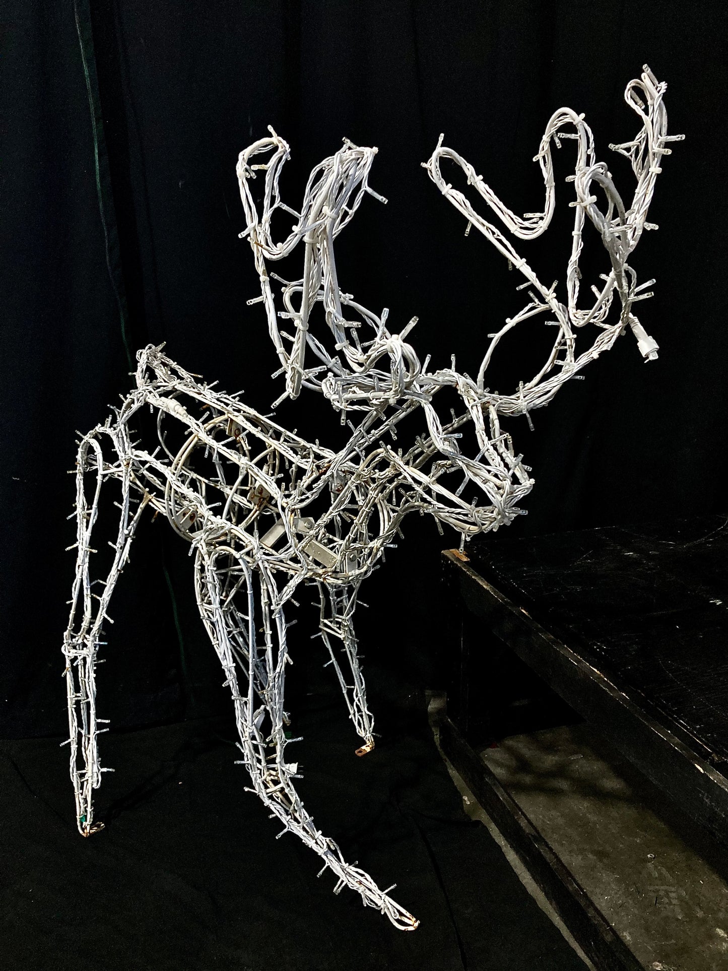 3D Steel Frame Standing Reindeer